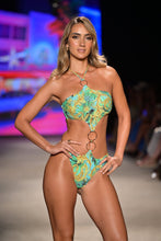 PALM ISLAND - Handkerchief Multi Ring Monokini • Multicolor Runway